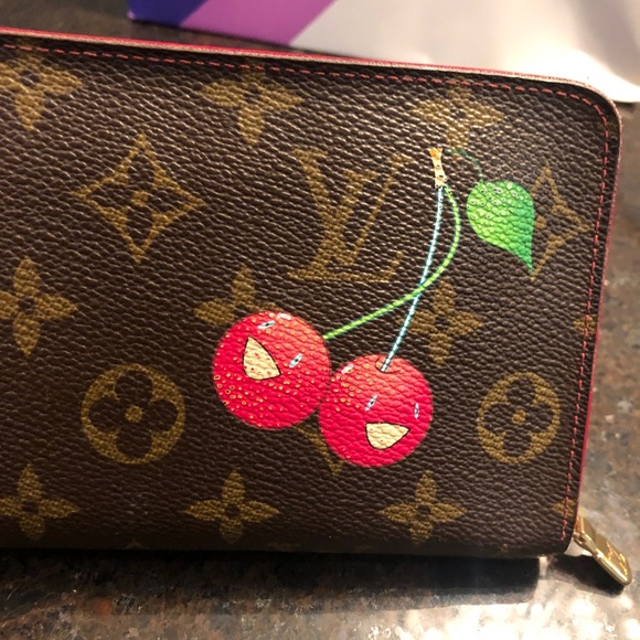 Louis Vuitton monogram cherry 🍒 zippy wallet - Picture 8 of 8